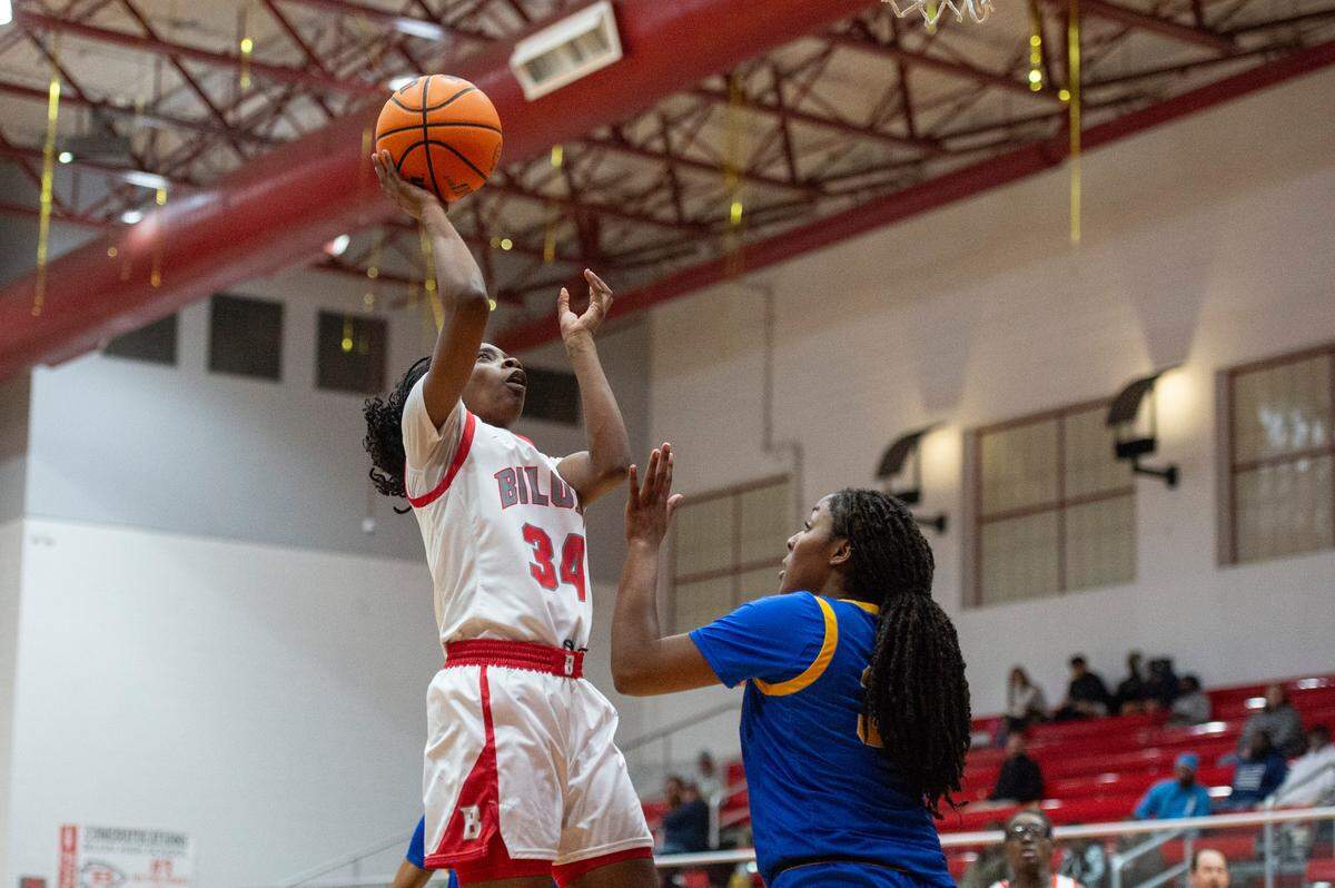 Biloxi’s Aubrey Madden puts up a shot against St. Martin at Biloxi High School in Biloxi on Tuesday, Jan. 7, 2025.