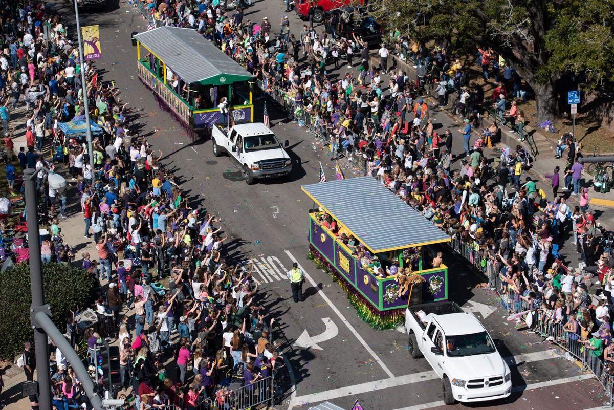 Floats turn onto Highway 90 during the Gulf Coast Carnival Association Mardi Gras Parade in Biloxi on Tuesday, March 1, 2022.