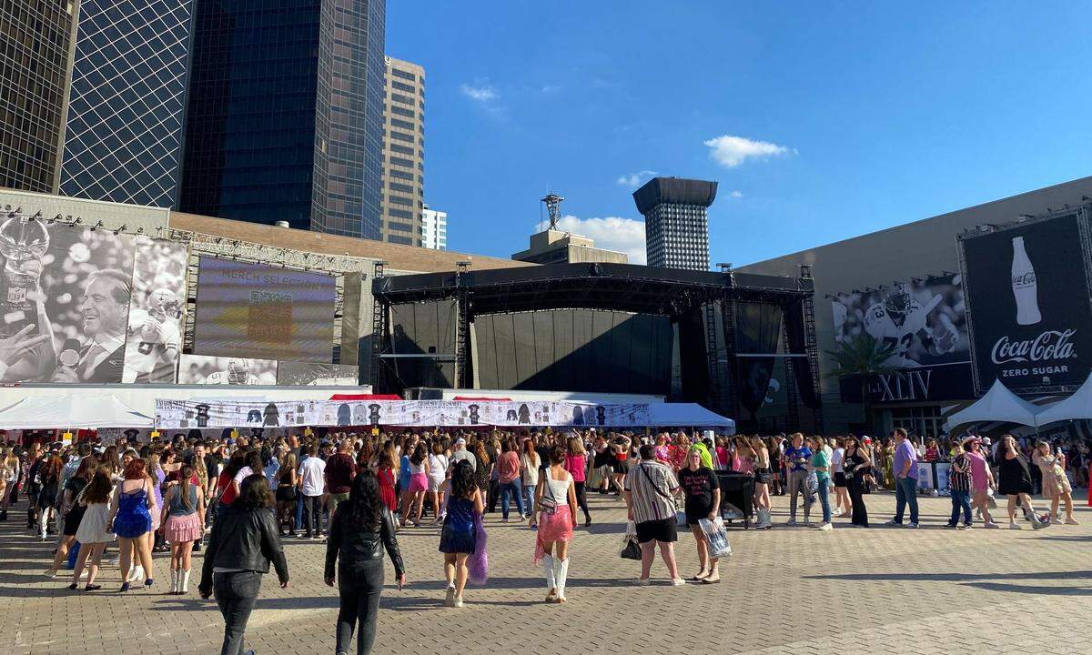 The lines for merchandise Friday, Oct. 25, 2024, at the Eras Tour were about 40 minutes just after 4 p.m.