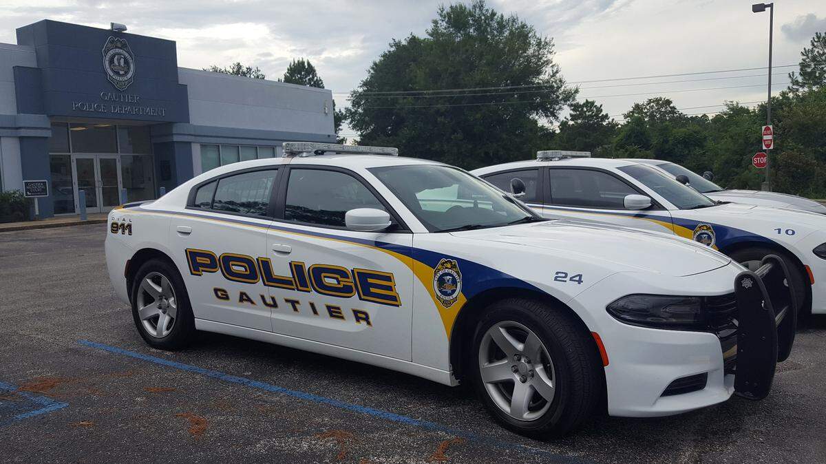 Early Monday morning, police captured a a man suspected of shooting a passenger on a Greyhound bus traveling on I-10 through South Mississippi.