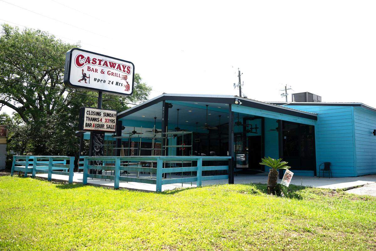 Castaways Bar and Grill in Ocean Springs closed in late April and demolition will be under way this week to make way for a new restaurant and businesses coming to Bienville Boulevard.