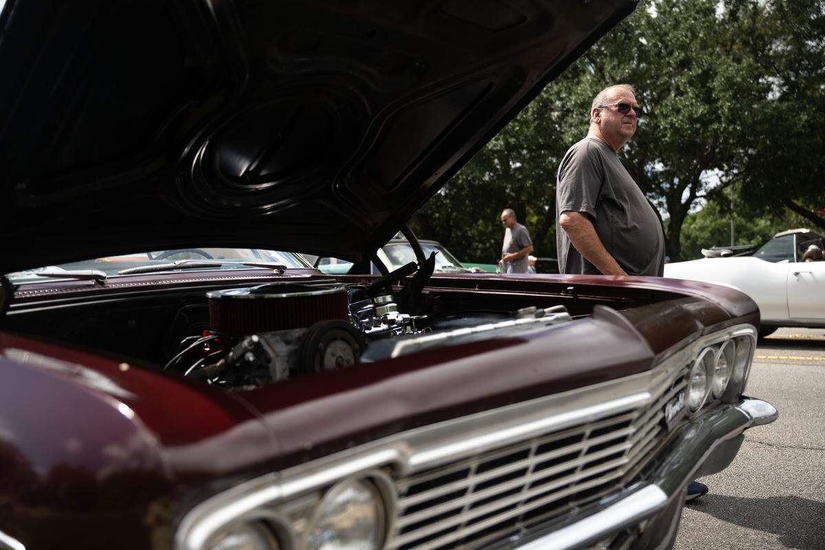 Cars are parked along Main Street during Cruisin’ The River City in Moss Point on Tuesday, Oct. 7, 2025.