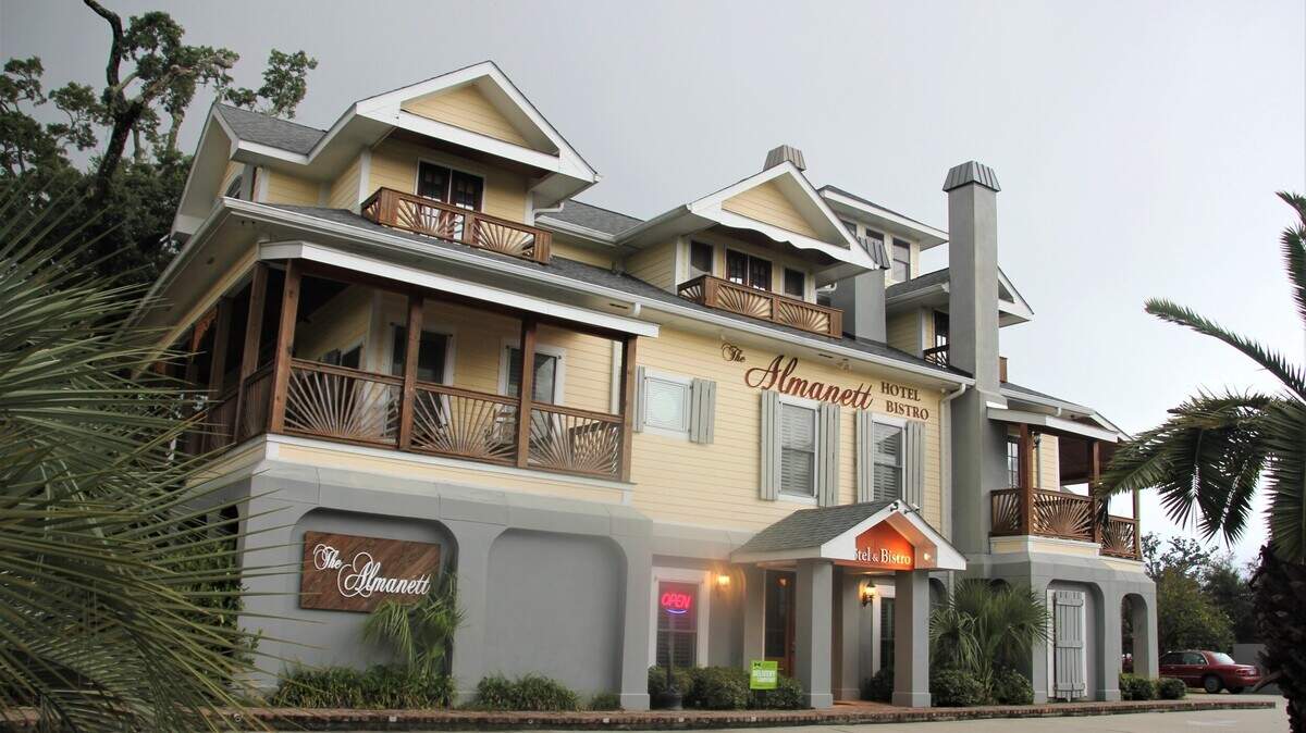 The Almanett Hotel and Bistro is not far from the beach near downtown Gulfport.