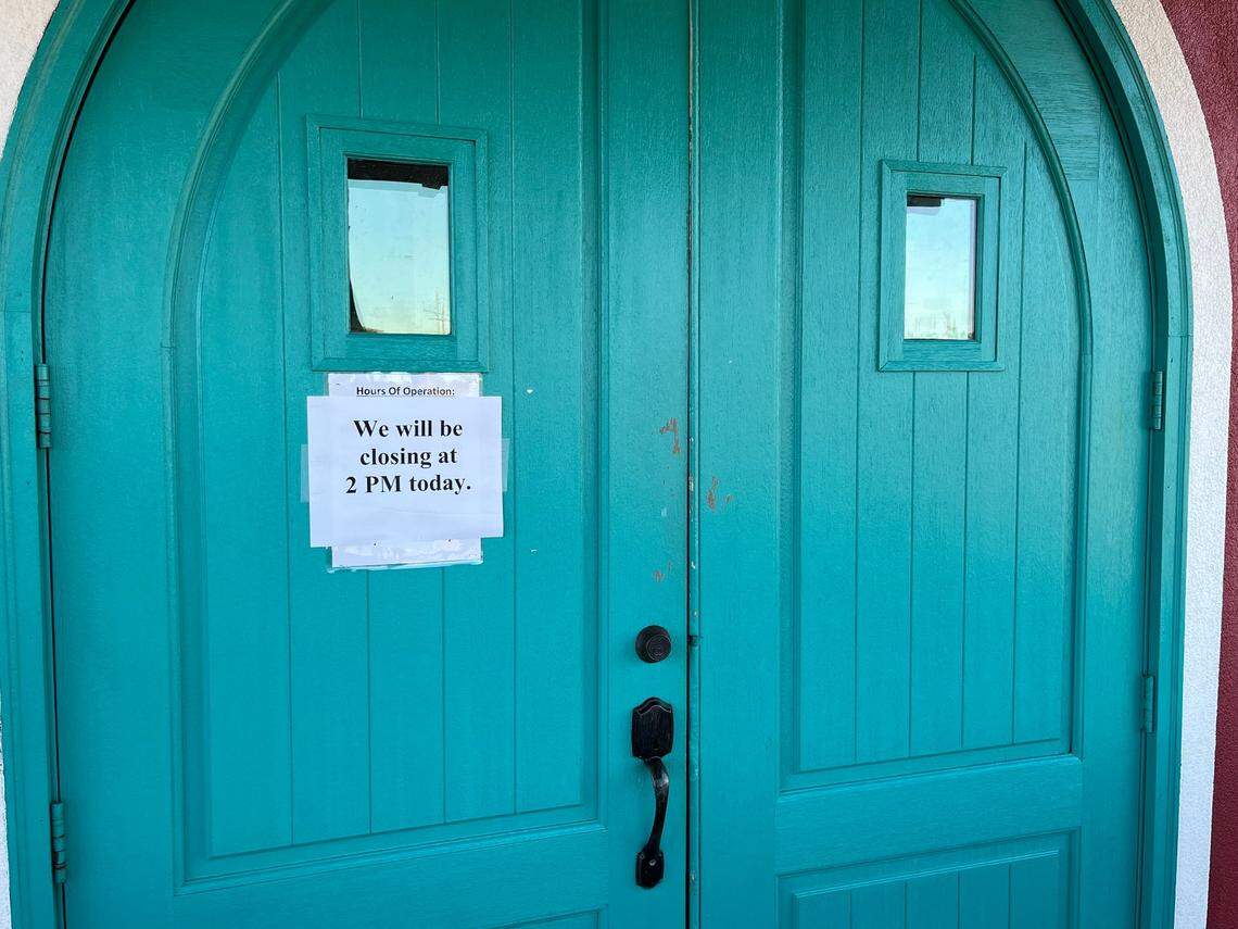 Kingjacks BBQ & Seafood, the popular restaurant on Biloxi Beach, has closed as of Oct. 18, 2024.