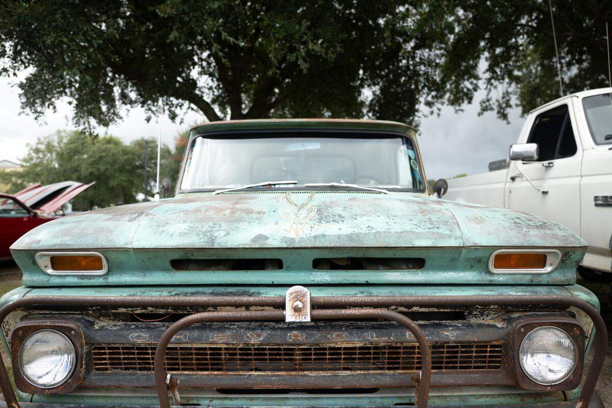 Cars are parked along Main Street during Cruisin’ The River City in Moss Point on Tuesday, Oct. 7, 2025.