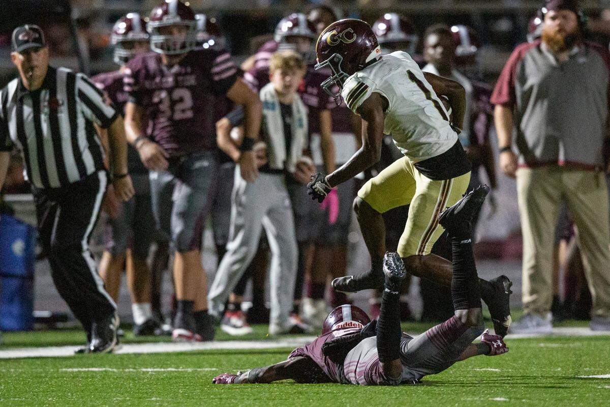 George County’s Montrell Dortch runs the ball during a game between George County and Picayune at Lee-Triplett Stadium in Picayune on Friday, Nov. 1, 2024.