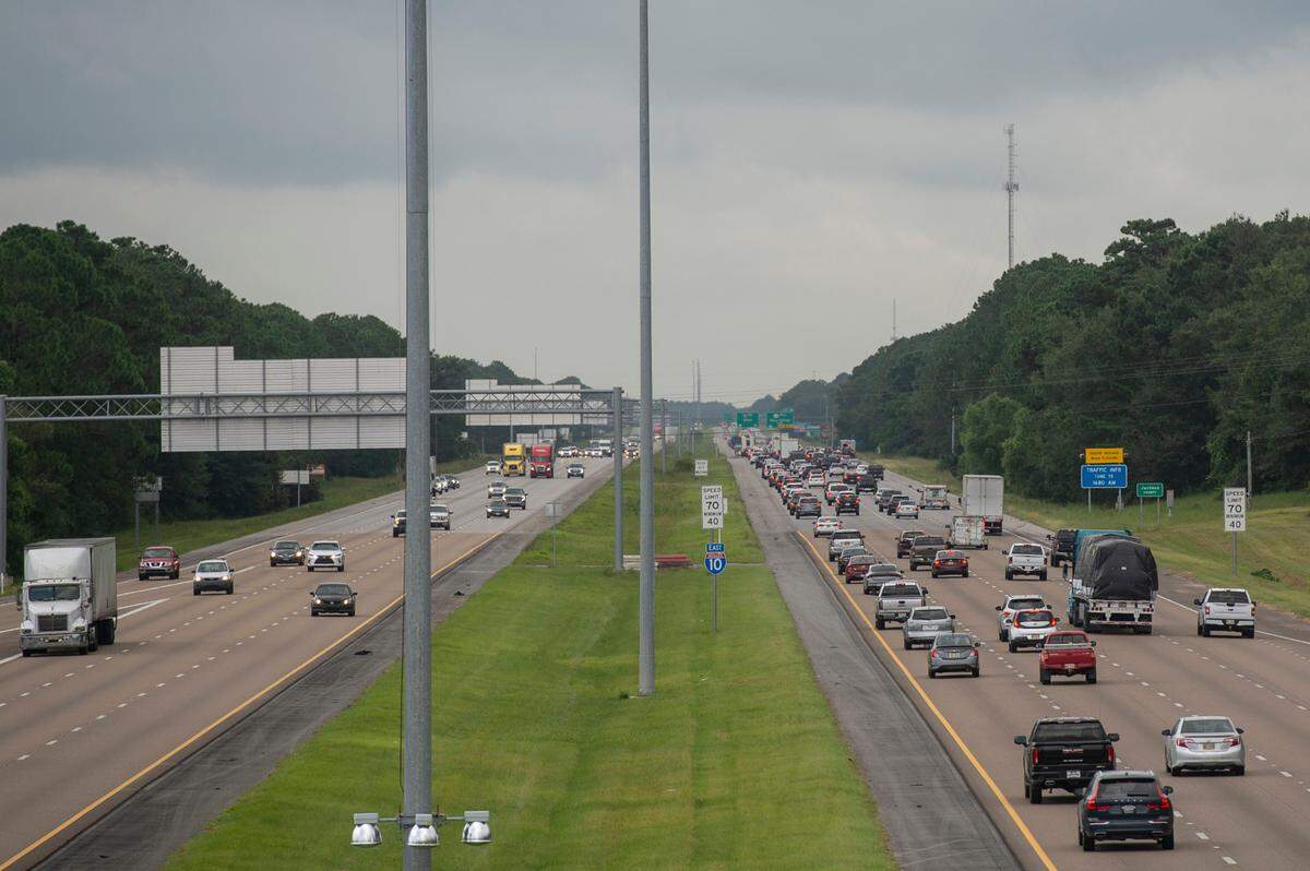 Traffic on Interstate 10 ahead of Hurricane Ida on Saturday, Aug. 28, 2021