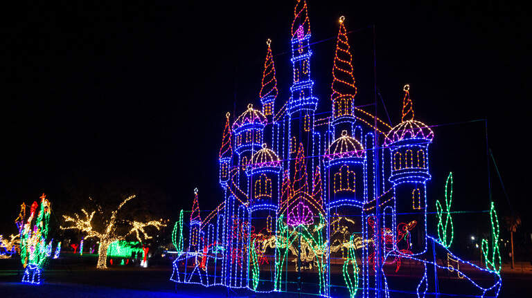 Gulfport’s holiday lights display: What does it cost the city, and how many attend?