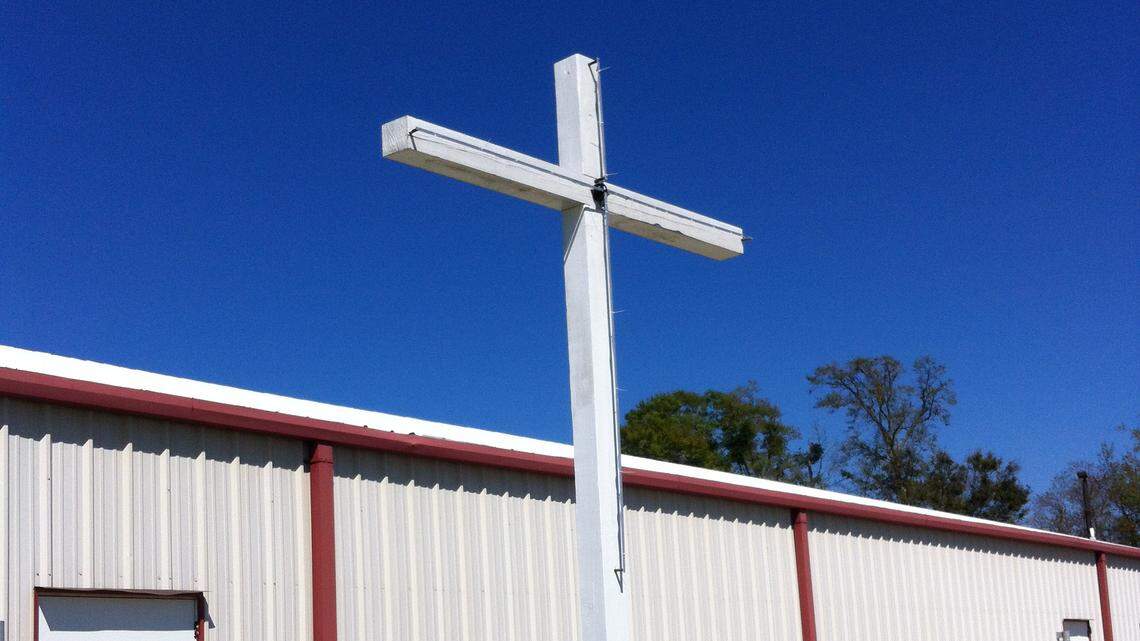 Biloxi church's cross tells Easter story 