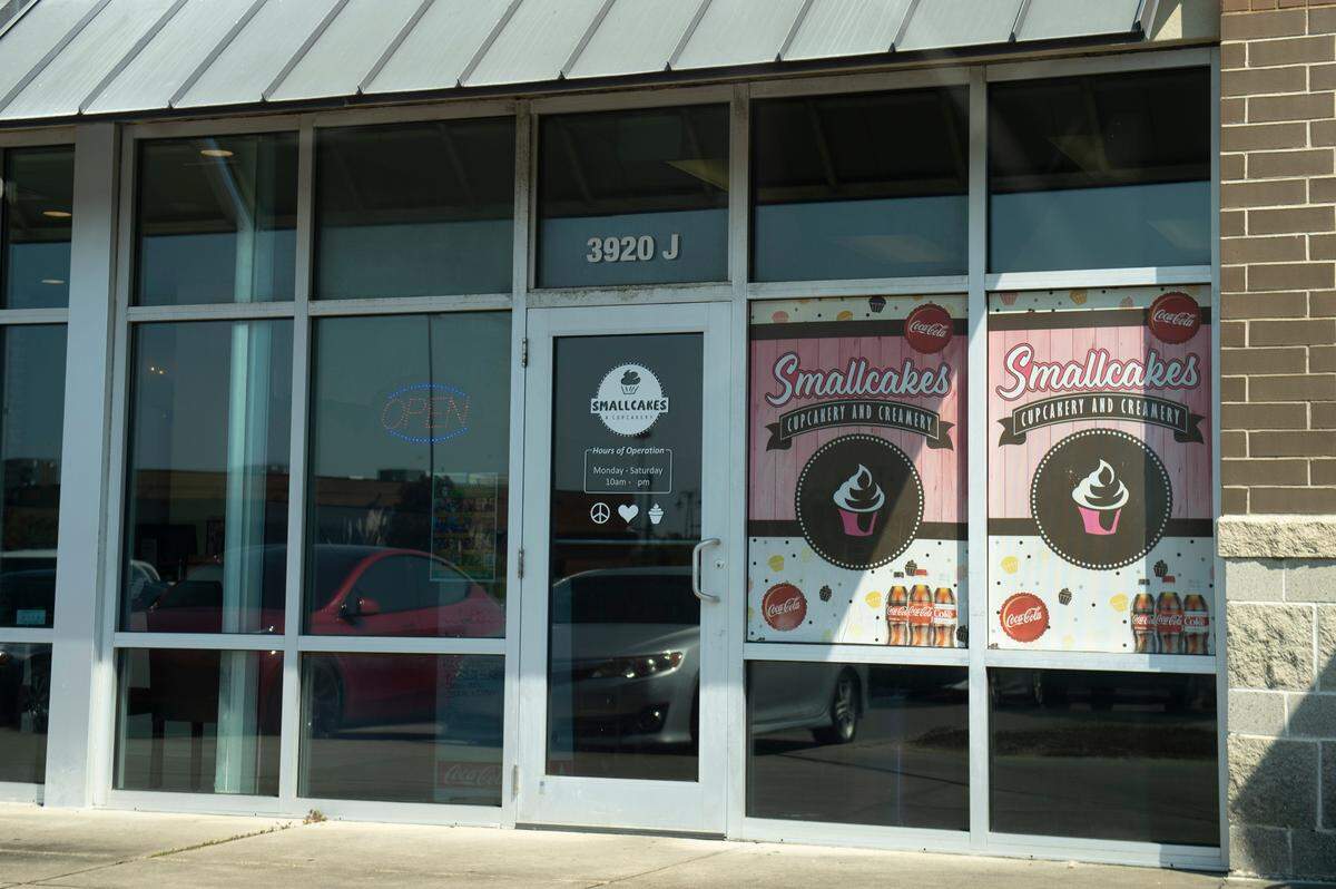 Empanola, which has locations in Biloxi and Ocean Springs, will open a new restaurant at The Promenade in D’Iberville in mid-October. Smallcakes Cupcakery and Creamery is currently in the spot and will operate through September.