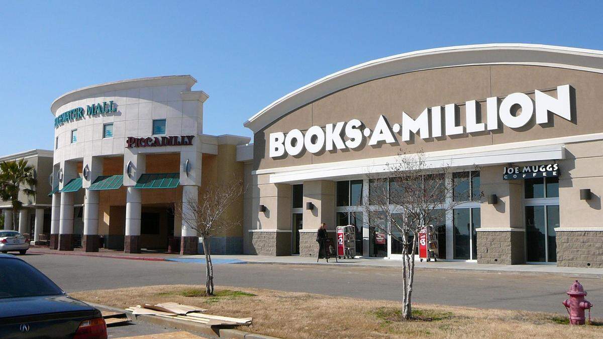MARY PEREZ/SUN HERALDAmong the new stores coming to Edgewater Mall in Biloxi are Buckle, an expanded AT&T and City Gear.