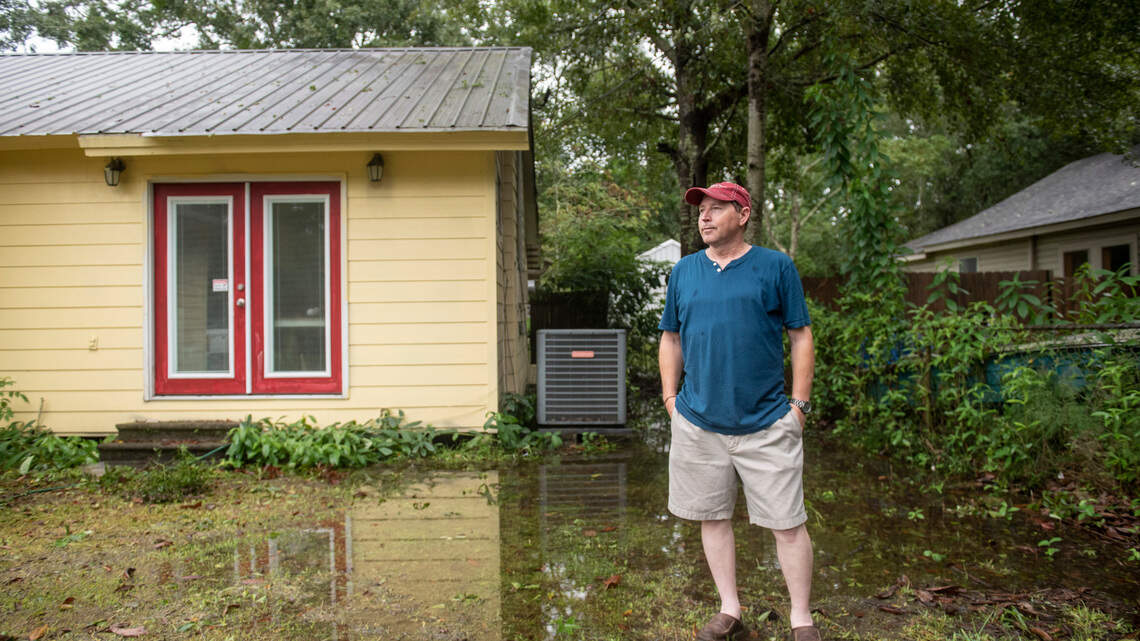 ‘Y’all get ya floaties on.’ Hurricane Ida forces water rescues in Moss Point, Pascagoula