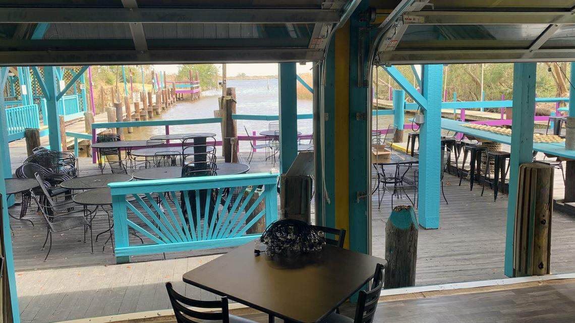 New South MS waterfront restaurant opens with fresh look and lots of crawfish