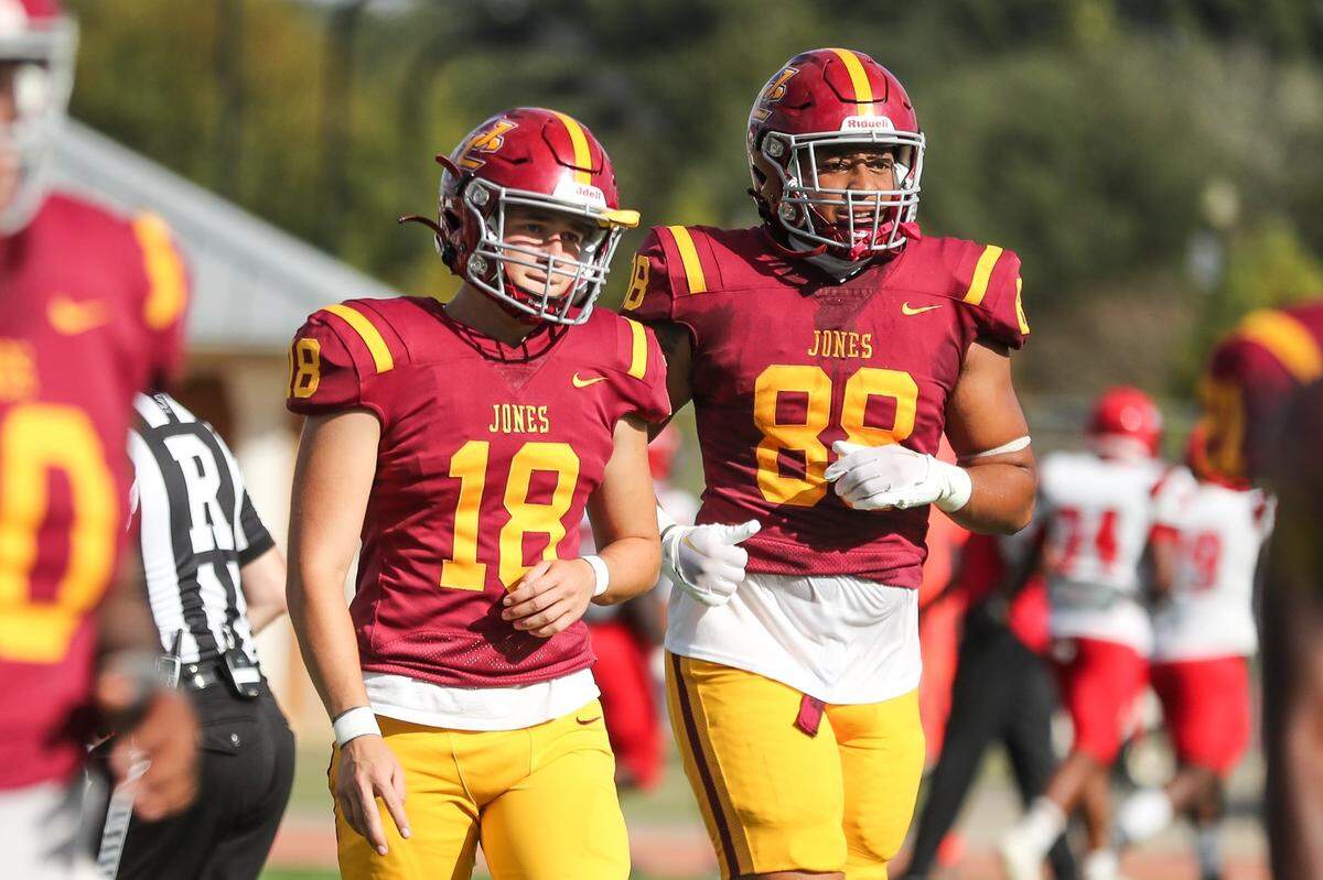 Bart Edmiston Jr walking off the field during a game for Jones College in 2023.
