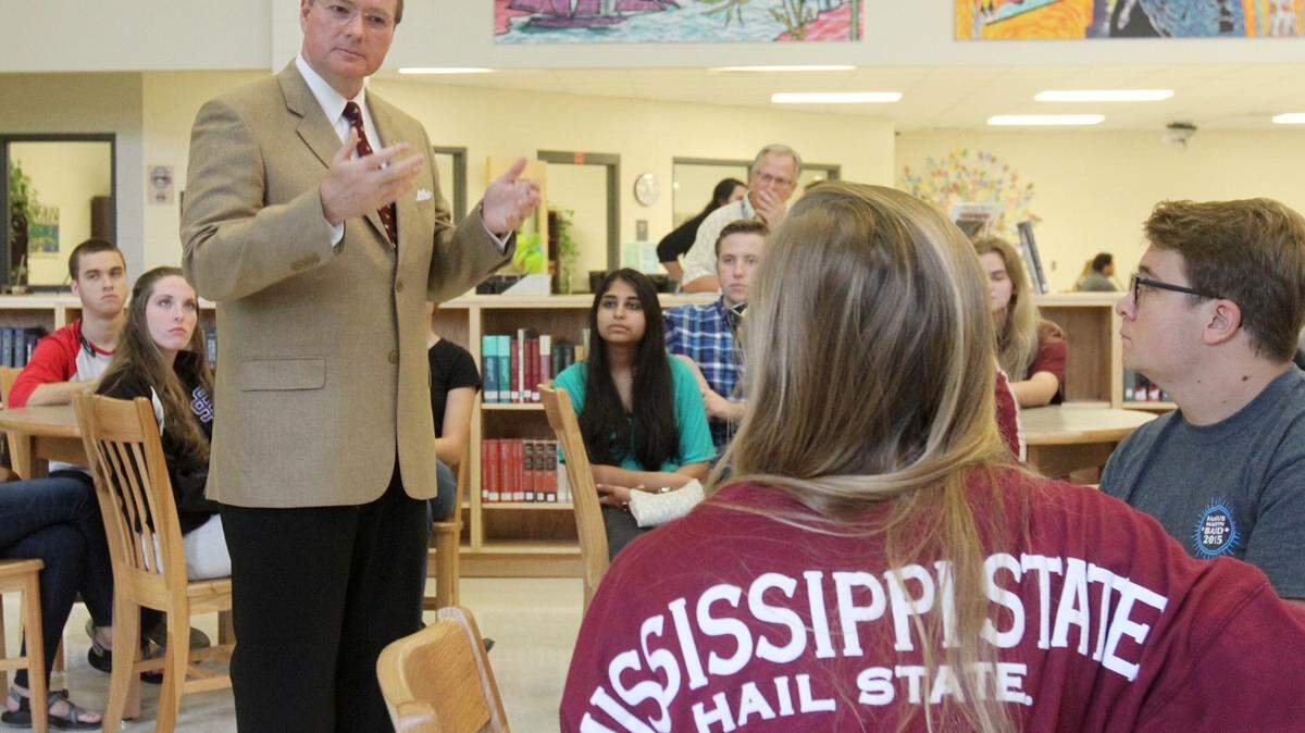 JOHN FITZHUGH/SUN HERALDMississippi State University President Mark Keenum talks to students at Ocean Springs High School on Monday.