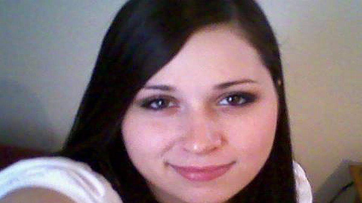COURTESY LORIE MARTINEZ 
 Tonya Schloss in a selfie before her death in 2012.