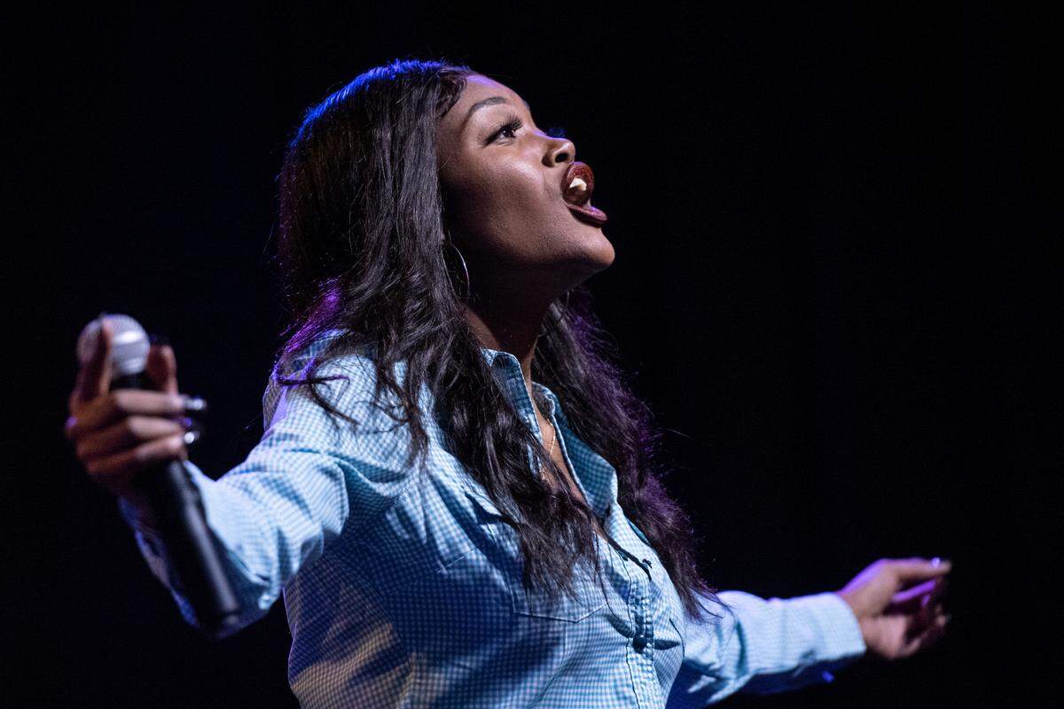 Chapel Hart’s Devynn Hart sings a solo during their show at Ground Zero Blues Club in Biloxi on Wednesday, Nov. 30, 2022.