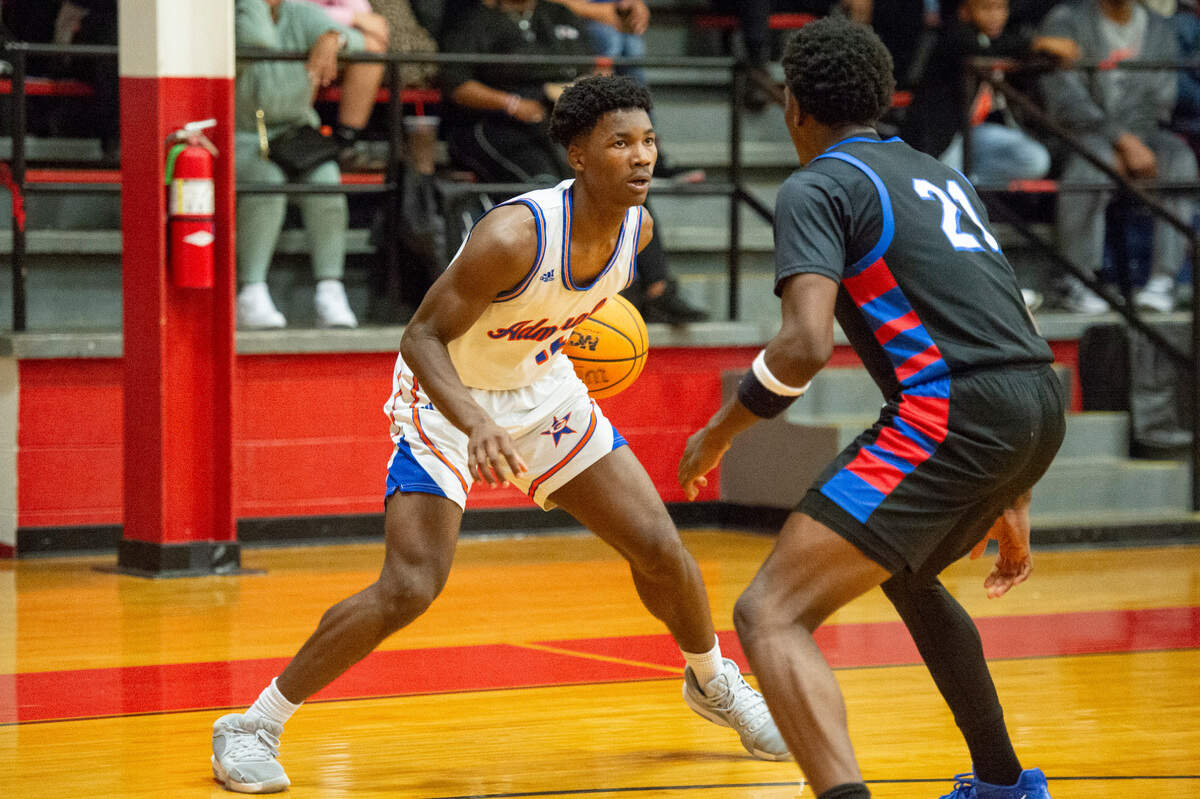Gulfport’s Morris Robertson dribbles the ball during a game between Pascagoula and Gulfport at Harrison Central High School on Saturday, Jan. 25, 2025.