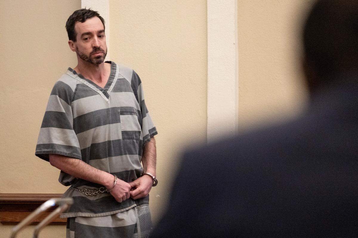 Alan Moran walks up to the podium during Moran’s revocation hearing at Hancock County Circuit Court in Bay St. Louis on Thursday, June 19, 2025.