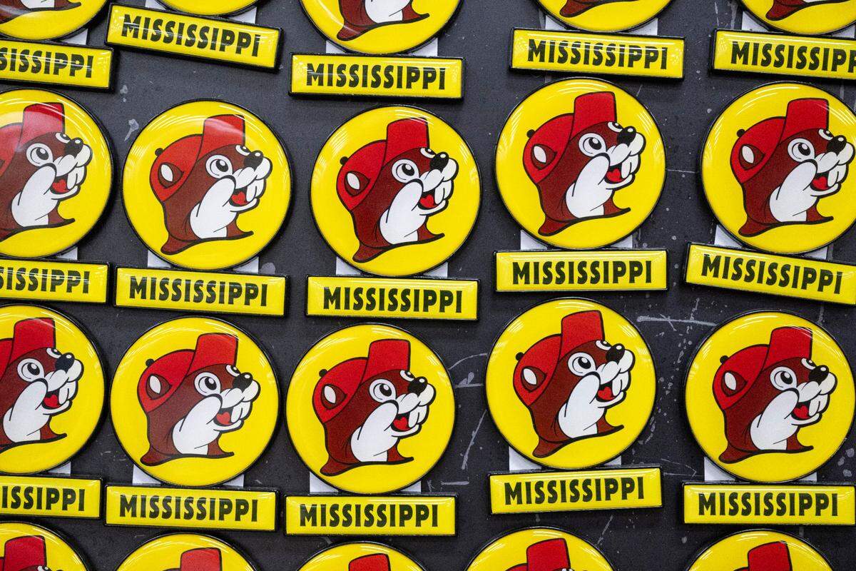 Buc-ee’s Mississippi magnets on Monday, June 9, 2025.