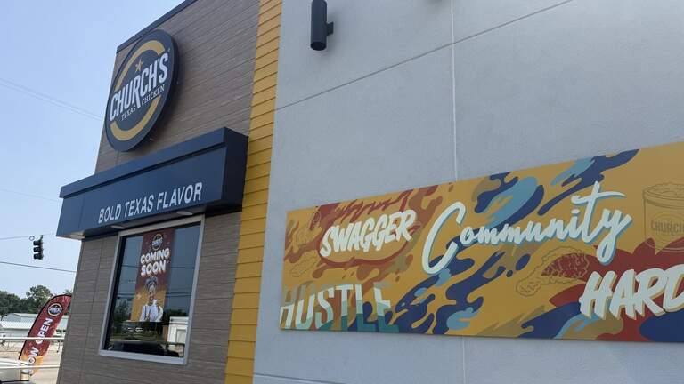 ‘A rare opportunity.’ Popular chicken restaurant plans first Manatee store