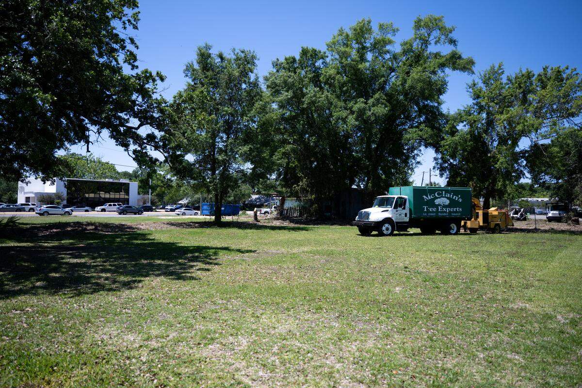 Two lots on the corner of Bienville Boulevard and Washington Avenue are cleared out on Monday, May 4, 2026.