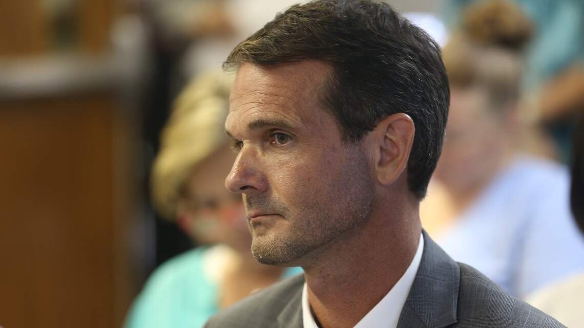 Coast superintendent rents a house from the school board chairman. Is that a conflict?