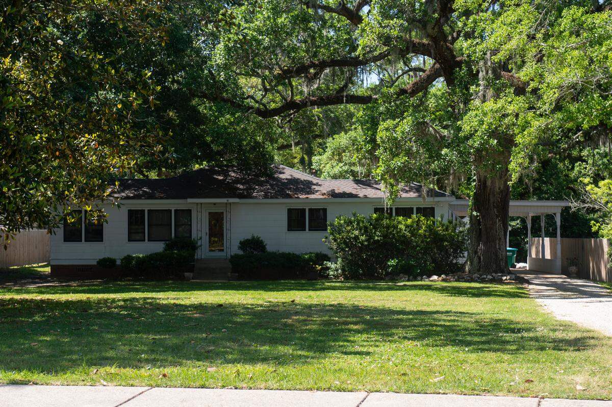 Ocean Springs Mayor Kenny Holloway and three other heirs to his parents’ estate sold the family home on Porter Avenue, where Holloway was living, to a company in which developer Joe Cloyd is a member. At the same time, a Cloyd company also bought a house on Ward Avenue that Holloway now rents. Cloyd has built several boutique hotels in the city but Holloway said none of Cloyd’s projects have required his involvement as mayor.
