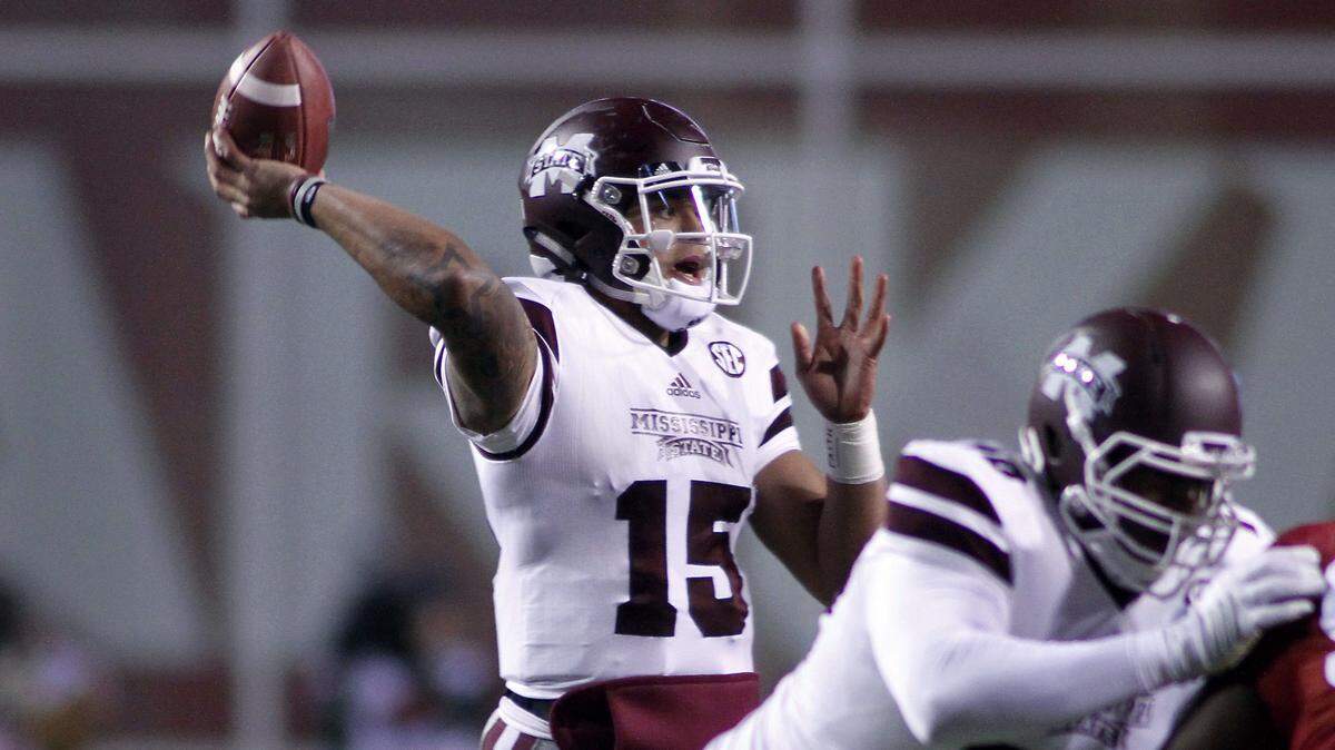 SAMANTHA BAKER/ASSOCIATED PRESS 
 Mississippi State's Dak Prescott plays his last game at MSU.