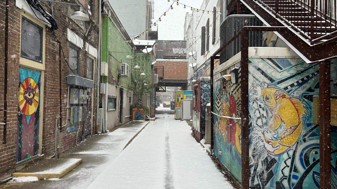 Stores begin reopening but no trash removal in South MS. Here’s what’s open and closed