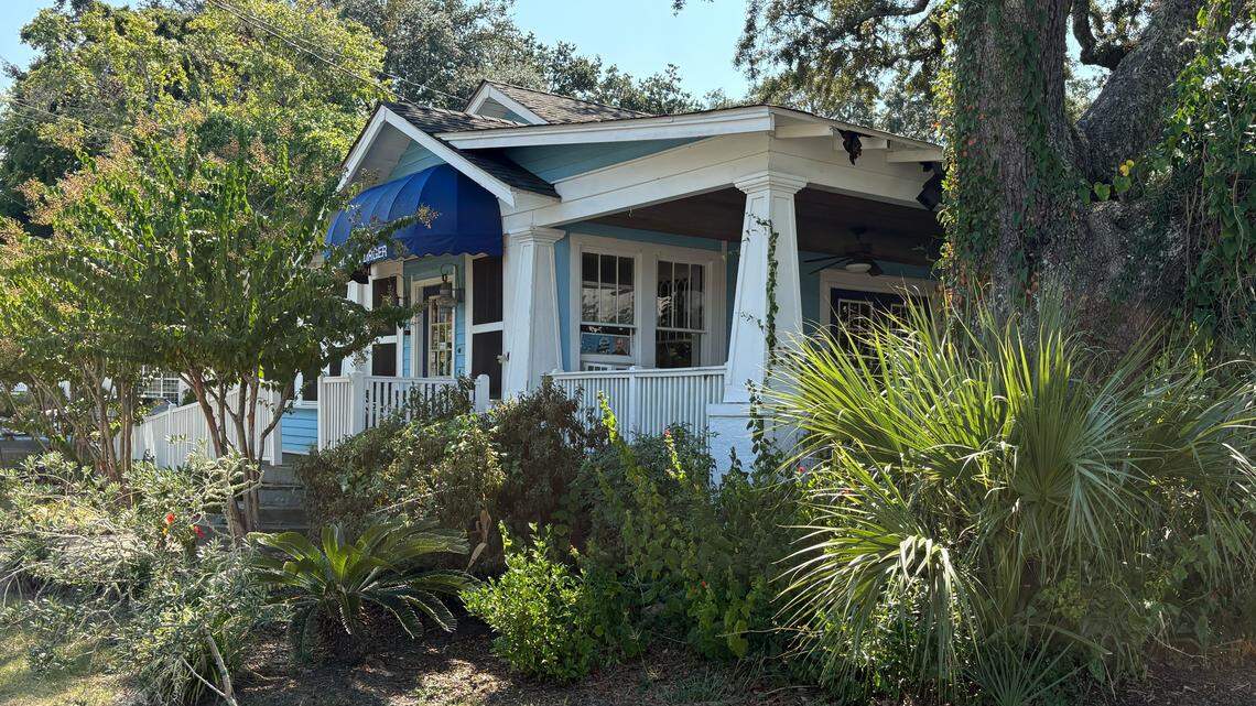 Iconic Coast restaurant with colorful story and Elvis Presley connection has closed