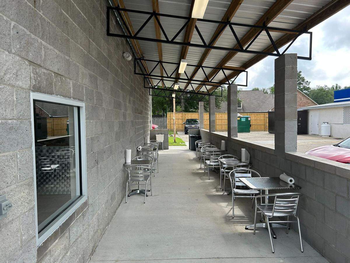 The outdoor seating area at Killer Crab & Seafood in Ocean Springs, Mississippi.