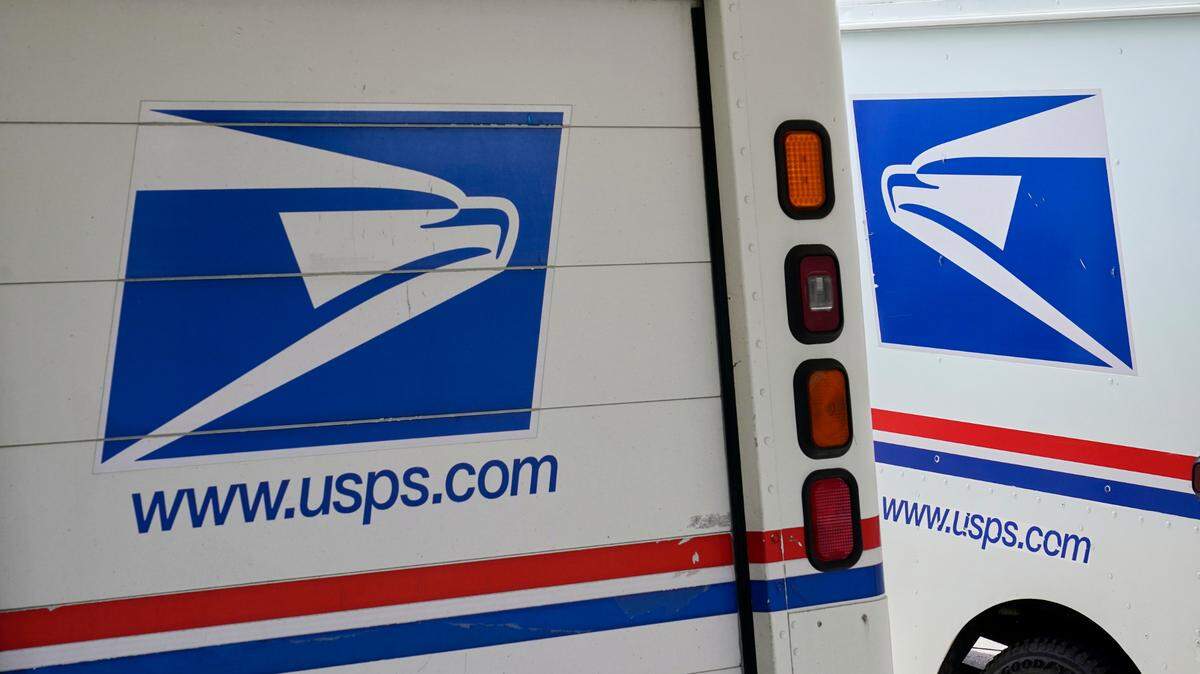 A Mississippi man is set to plead guilty Friday to a federal charge for threatening a mail carrier with a gun and shooting at the carrier’s postal vehicle.