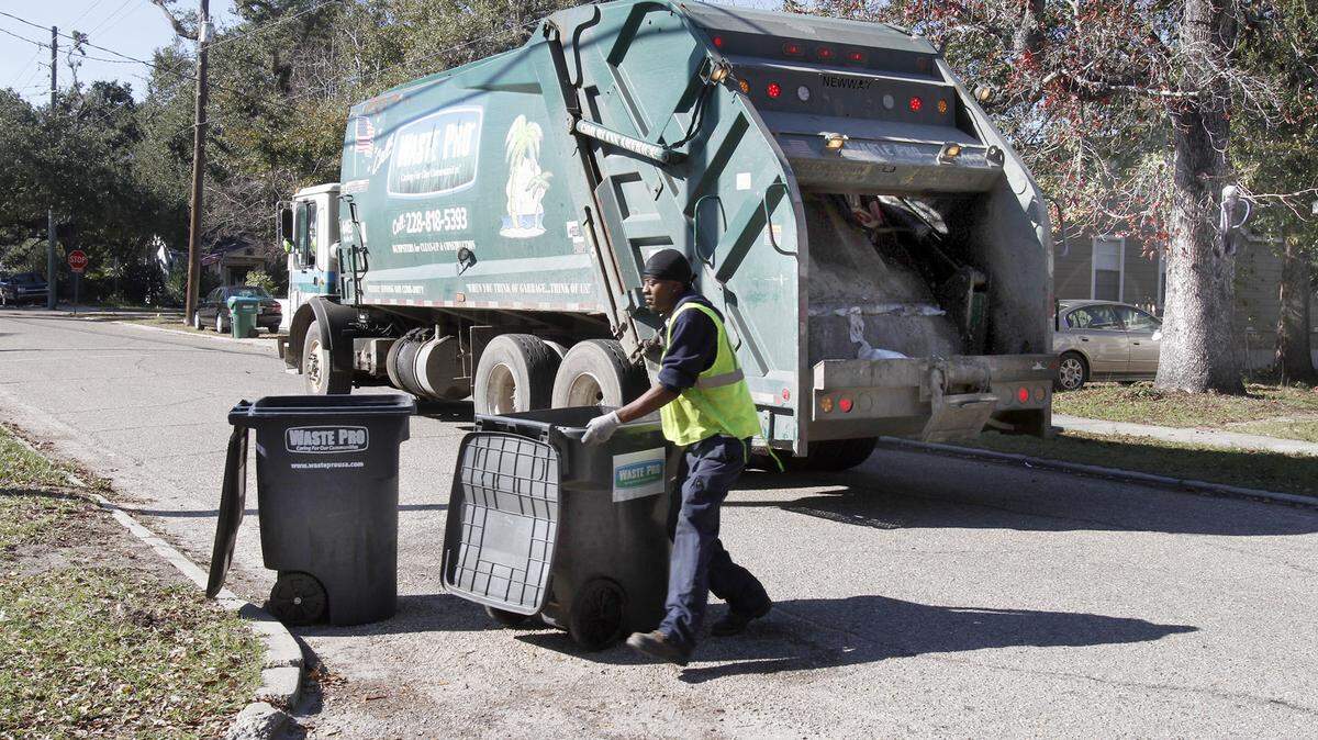 TIM ISBELL/SUN HERALDThe Biloxi City Council will discuss water and garbage rates during their meeting, Tuesday, Jan. 19, 2016.