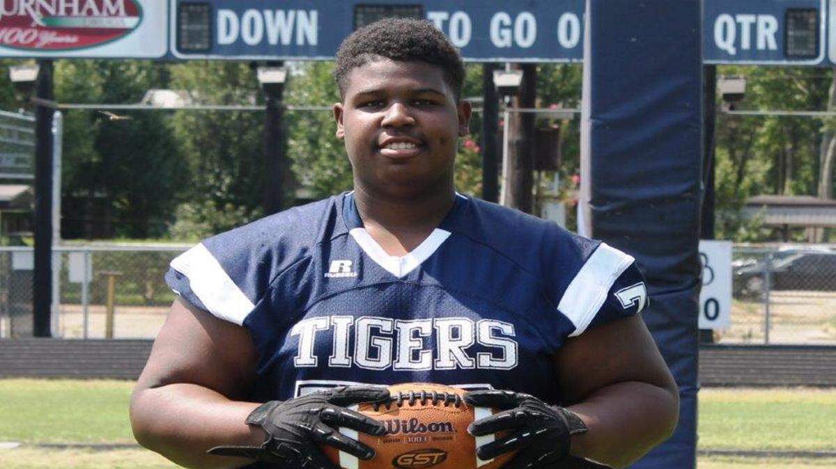 MOSS POINT HIGH SCHOOL 
 Jaqari Toney