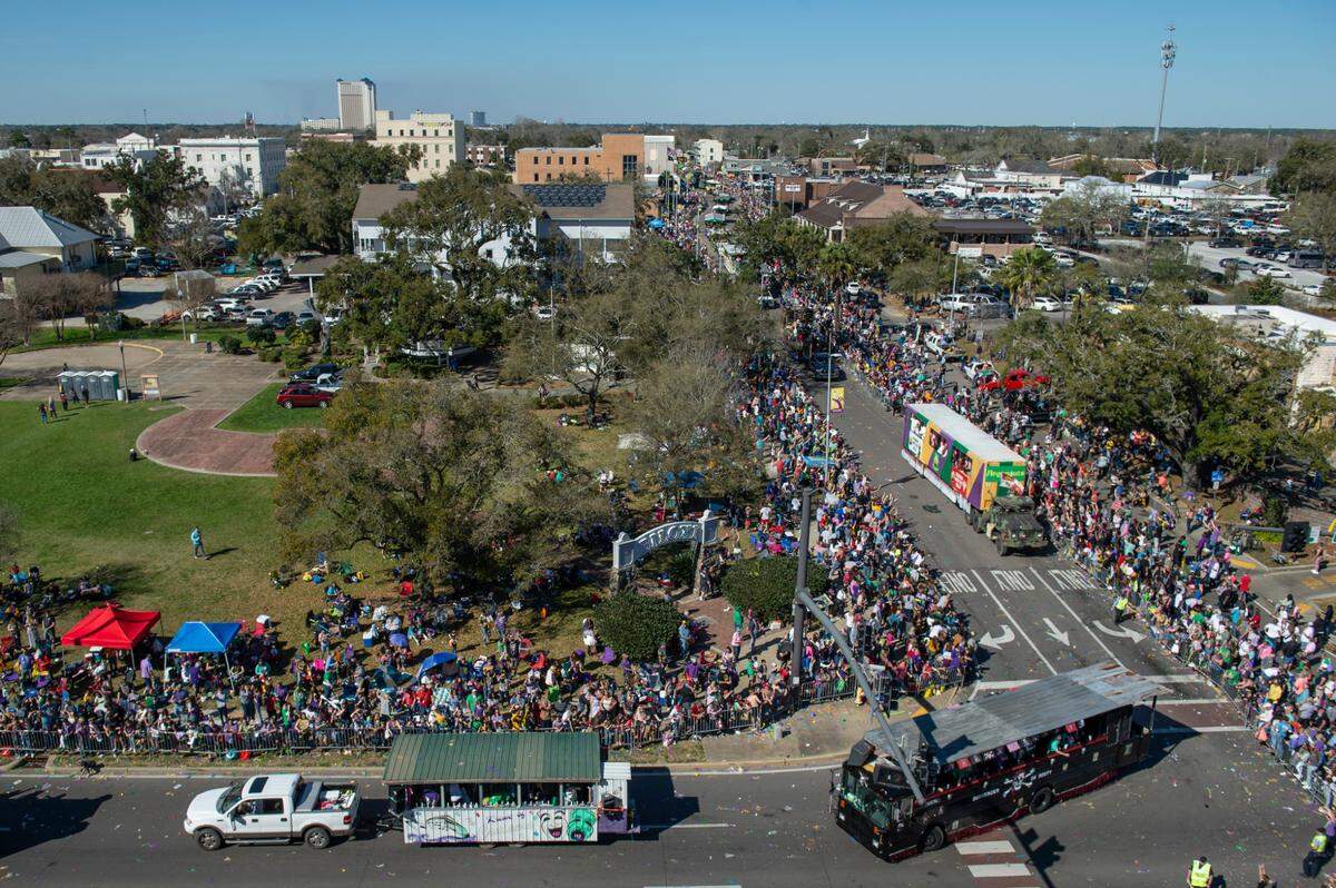 Floats turn onto Highway 90 during the Gulf Coast Carnival Association Mardi Gras Parade in Biloxi on Tuesday, March 1, 2022.