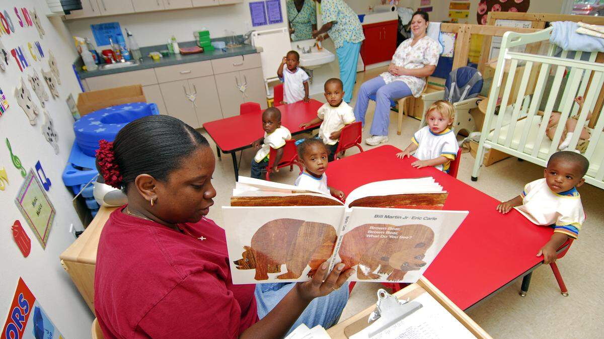 Moore Community House provides child care and family support services for pregnant moms and children from birth to 3 years old through an Early Head Start program.