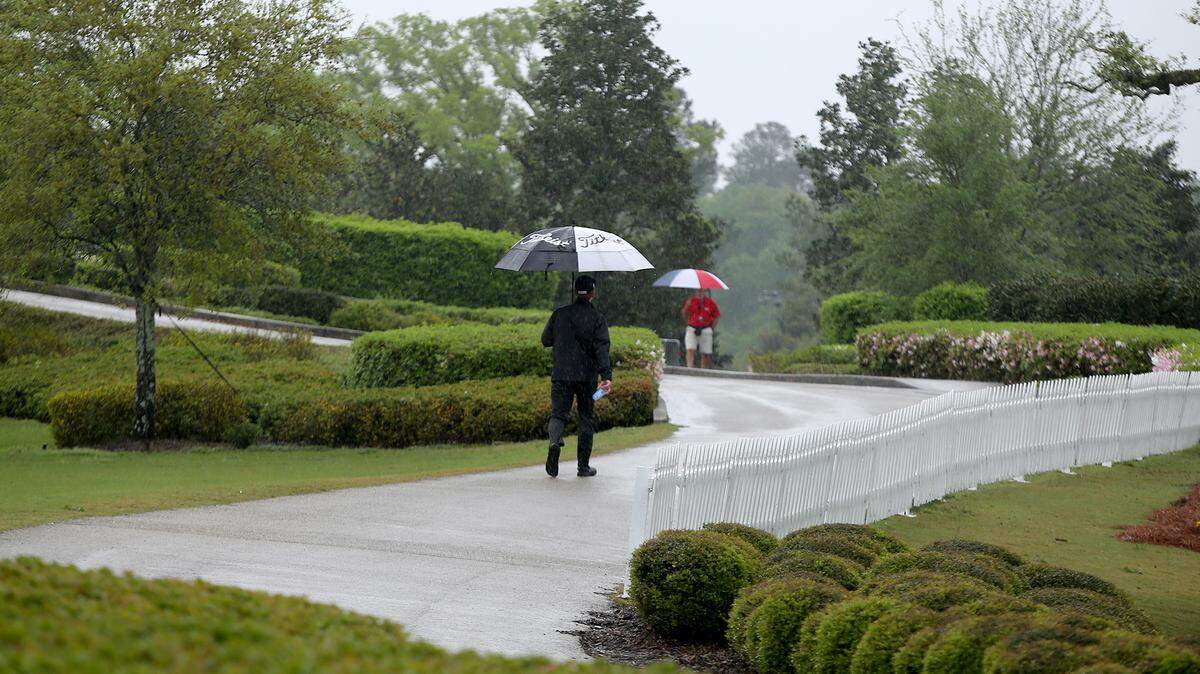 AMANDA McCOY/SUN HERALD 
 Dangerous weather delays the start of the first round of the Mississippi Gulf Resort Classic on Friday, April 1, 2016, at Fallen Oak.