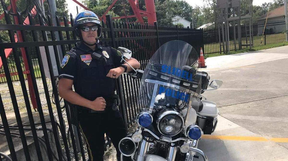 Slidell, Louisiana, Police Officer Jason Seals got into a life-threatening crash while escorting a funeral procession. The dead man’s father, a paramedic, rushed to the officer’s aid. The officer had the same name as his son.