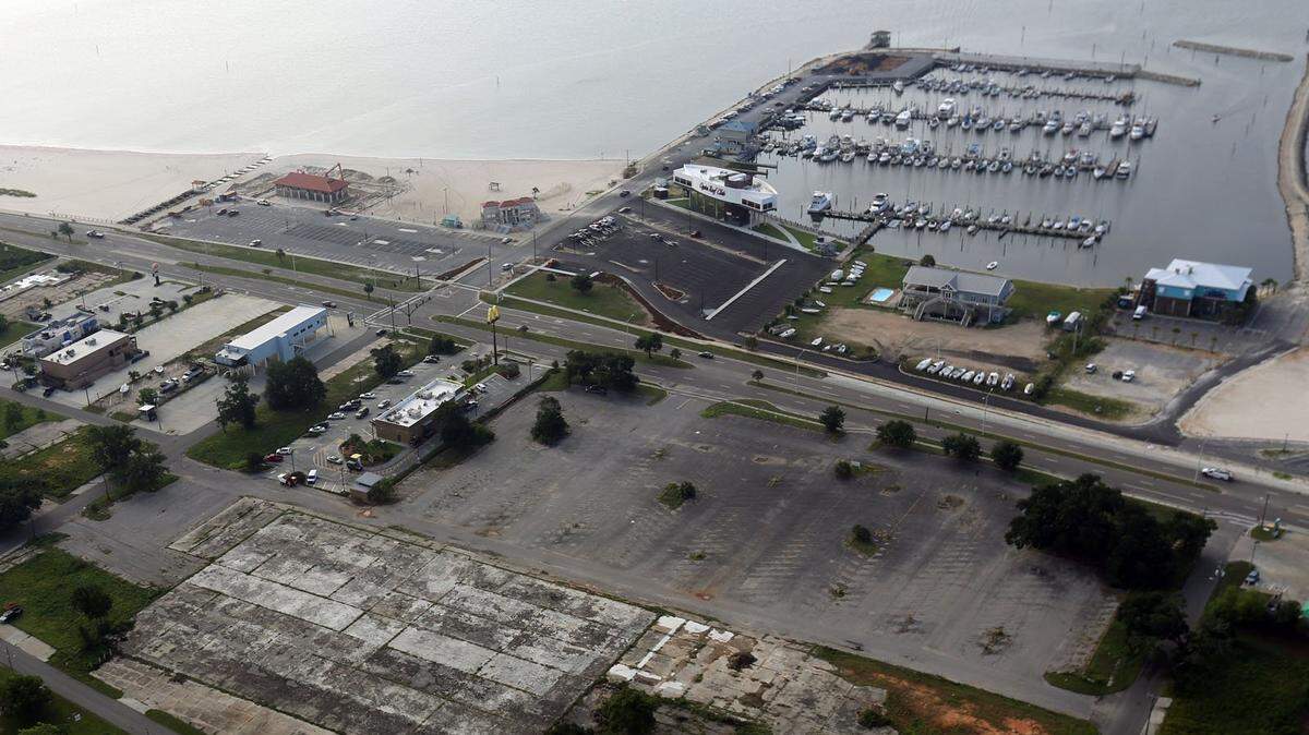 The Long Beach Harbor in 2015. In the foreground is the footprint of what was the Kmart and Sav-A-Center grocery store that faces the harbor area. It’s where developers want to build a casino.