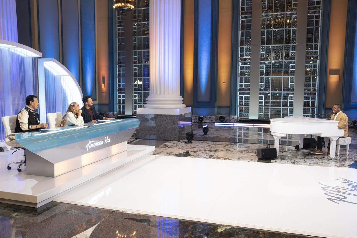 Daniel Stallworth sang “Don’t Stop Believin” by Journey on Night 1 of the 24th season of American Idol.
