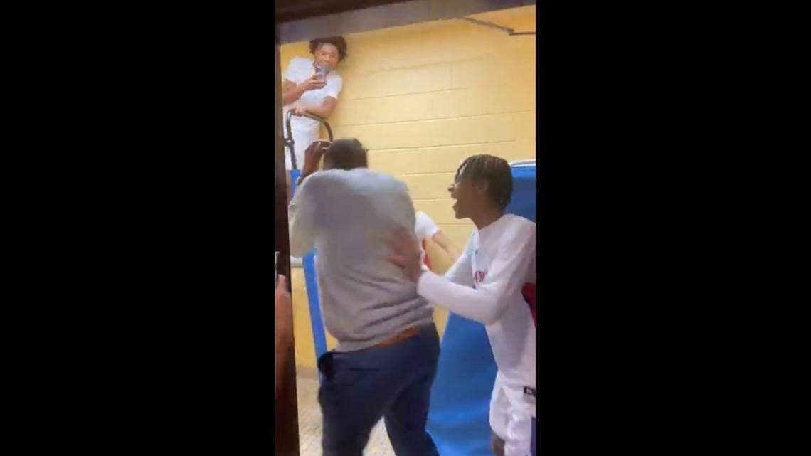 Pascagoula’s Lorenzo Wright wins district Coach of the Year, meets watery locker room