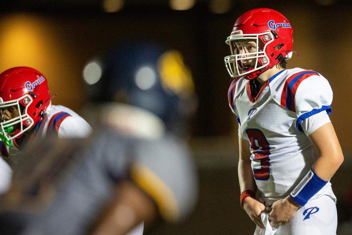 Pascagoula quarterback Silas Corder prepares for the snap during a game against Gautier at Gautier High School in Gautier on Friday, Sept. 2, 2022.