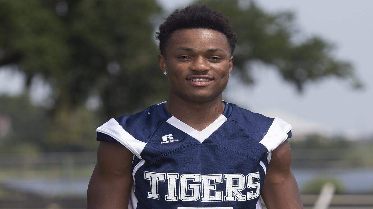 AMANDA McCOY/SUN HERALDMoss Point defensive back Omni Wells