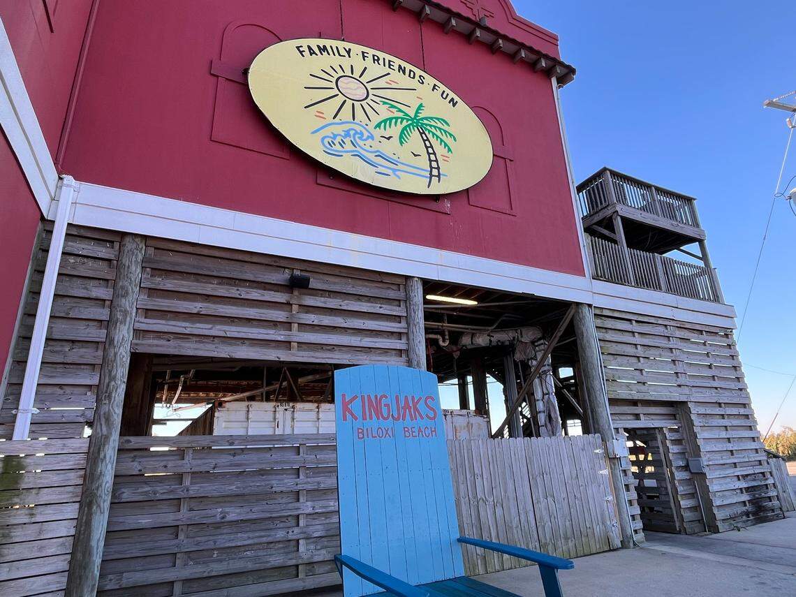 Kingjacks BBQ & Seafood, the popular restaurant on Biloxi Beach, has closed as of Oct. 18, 2024.