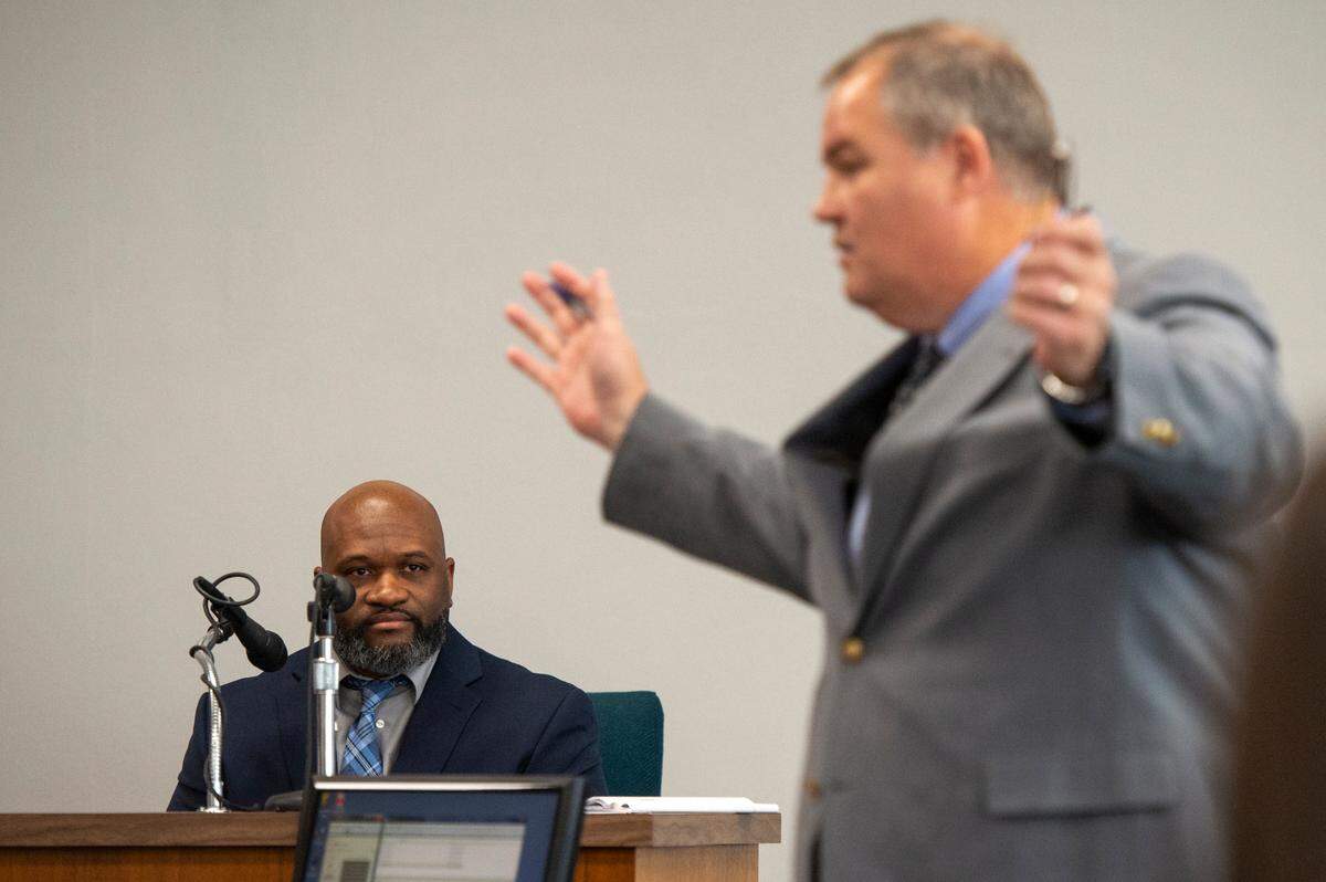 Scott Lusk, Summer Rose Hill’s attorney, questions Lance Miller, an investigator with the Biloxi Police Department, on the witness stand during Hill’s probable cause hearing at County Court in Biloxi on Thursday, Oct. 17, 2024.