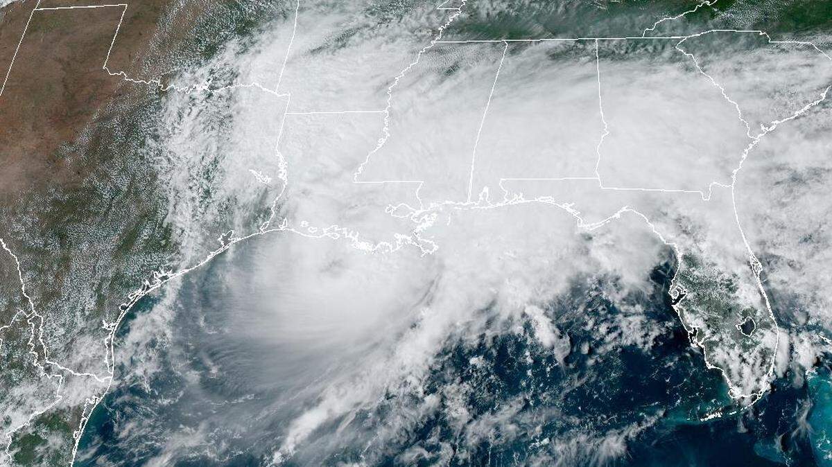Live webcams: Watch as Hurricane Francine approaches Mississippi Coast as Category 2 storm