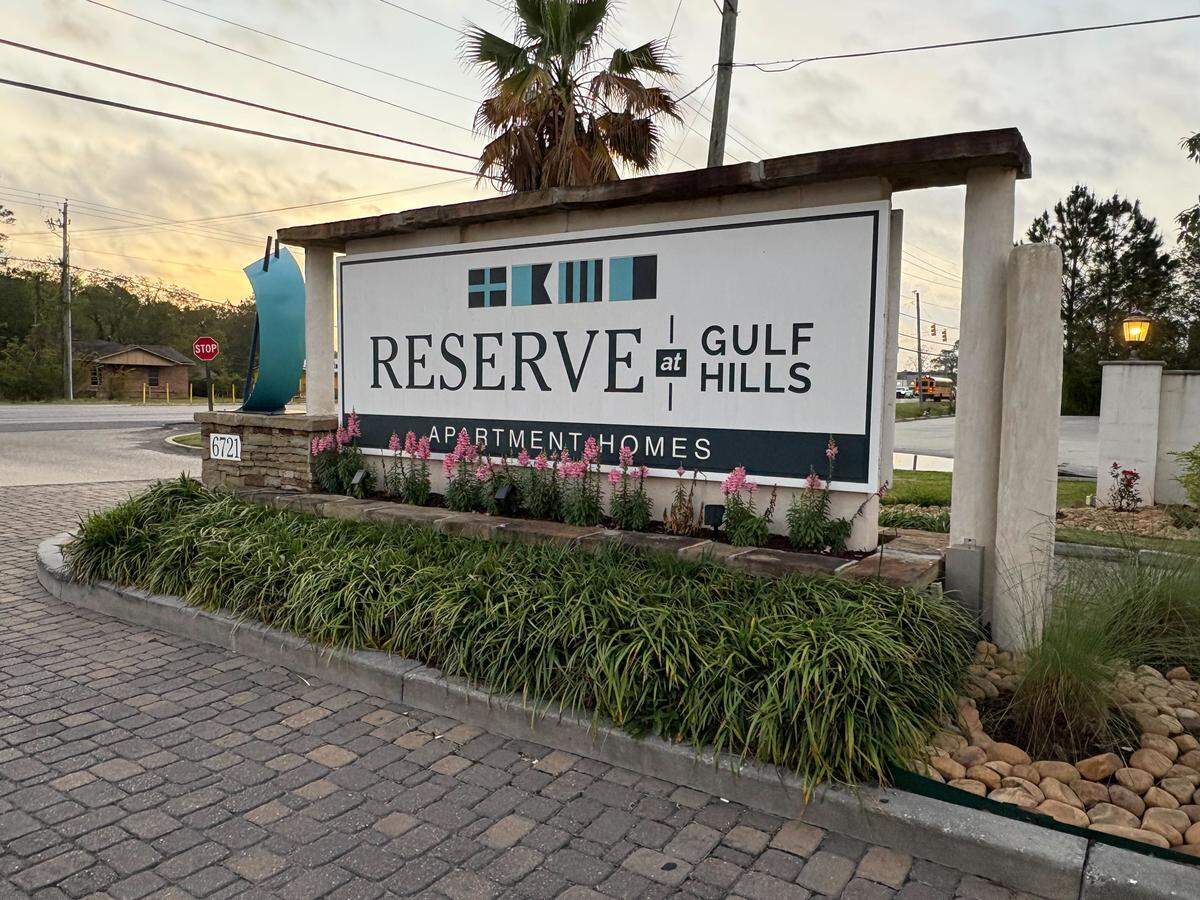 A Jackson County sheriff’s deputy and suspect died in a shooting Wednesday night after being called to The Reserve Apartments on Washington Avenue in Ocean Springs over a disturbance.