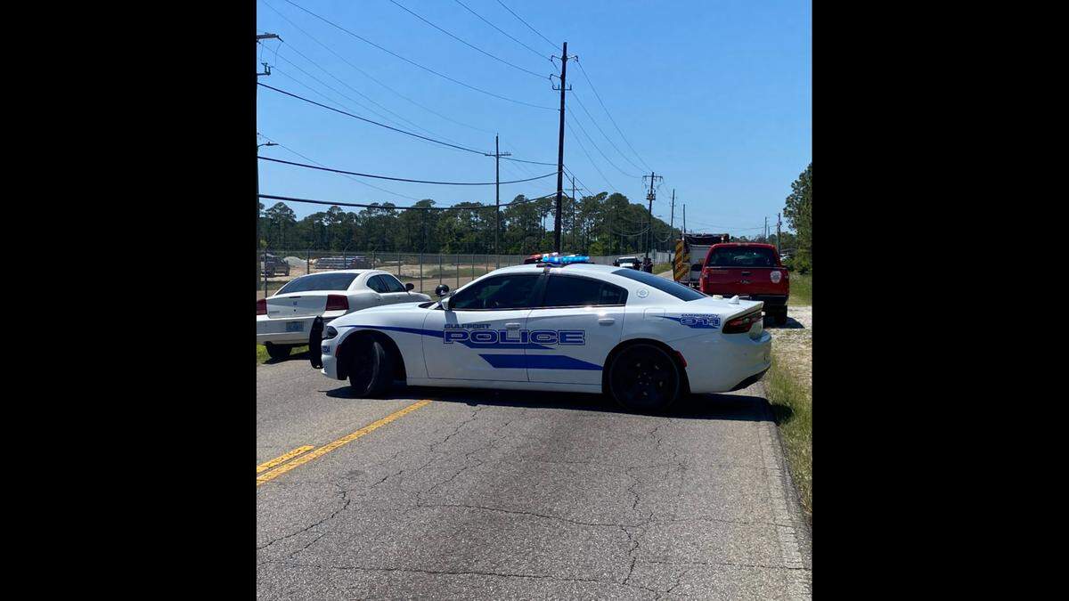 Gulfport police at standoff scene