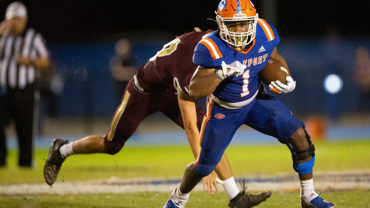 Gulfport’s Emmanuel Bentley evades George County’s defense during a game against George County at Milner Stadium in Gulfport on Saturday, Aug. 27, 2022.